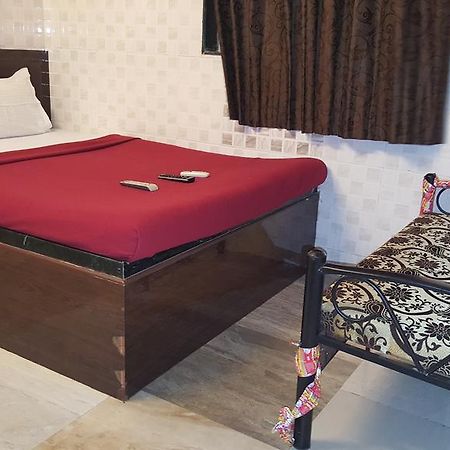 Hotel Al Mehraj Мумбаи Экстерьер фото