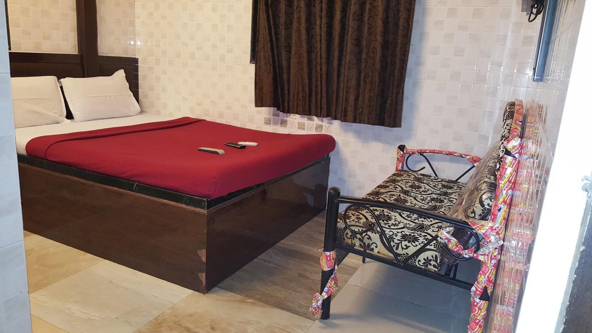 Hotel Al Mehraj Мумбаи Экстерьер фото