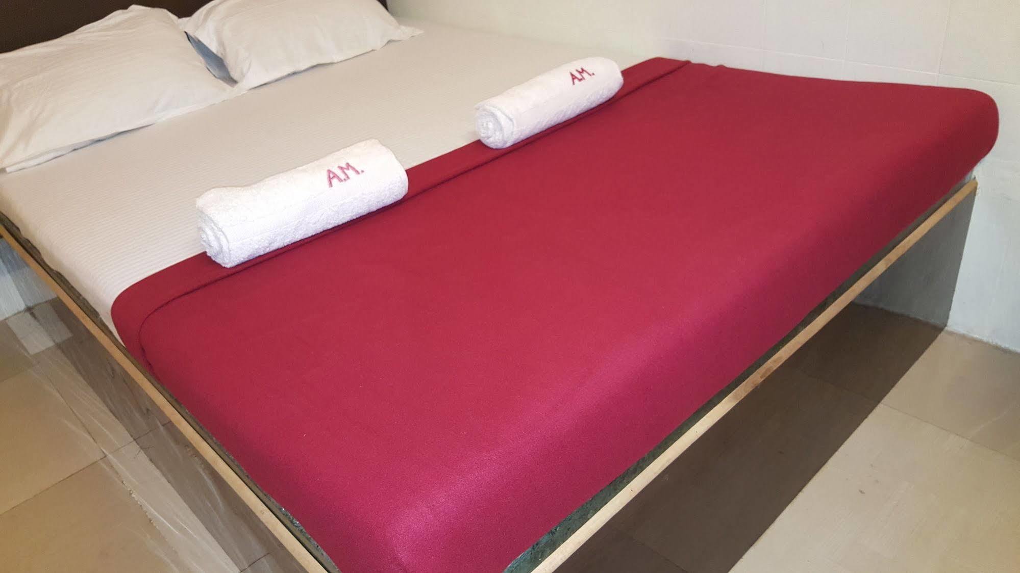 Hotel Al Mehraj Мумбаи Экстерьер фото