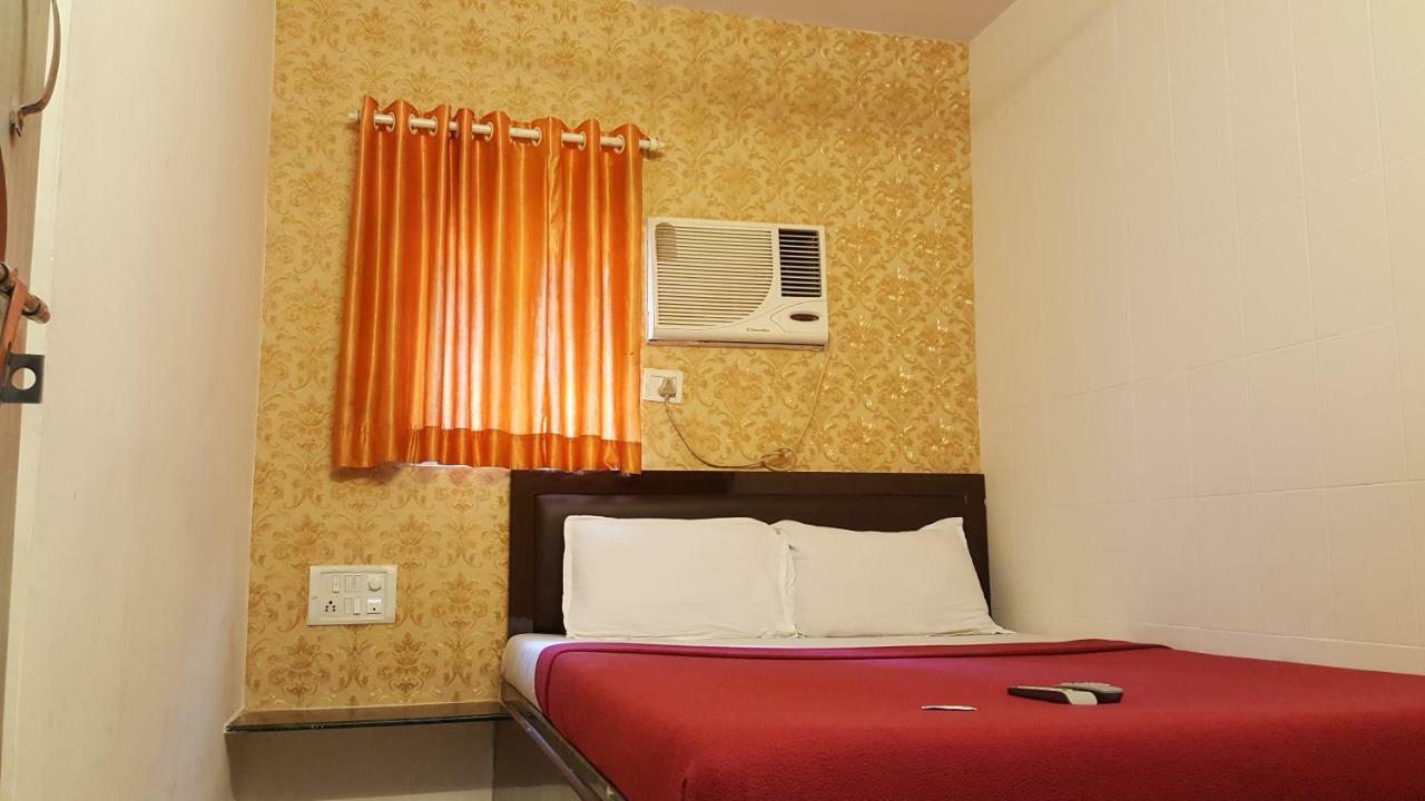 Hotel Al Mehraj Мумбаи Экстерьер фото